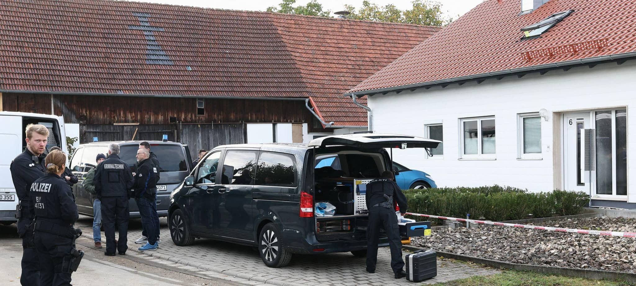 Zwei Behördenmitarbeiter bei Waffenkontrolle erschossen